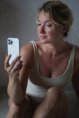 Camille, 26