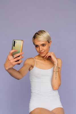 Marie, 27