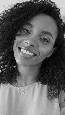 Inès, 25